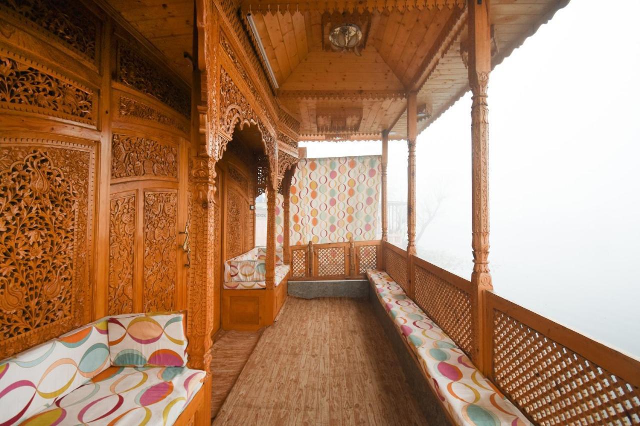 Oyo 66637 Merlin Group Of Houseboats Hotel Srīnagar Exterior foto